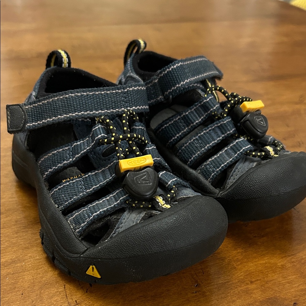 Keen Kids Sandals, size 8